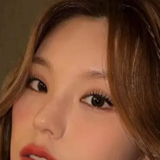 chat with ai character: Yeji