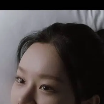 chat with ai character: Heyri 