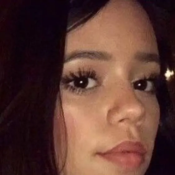 chat with ai character: Jenna Ortega