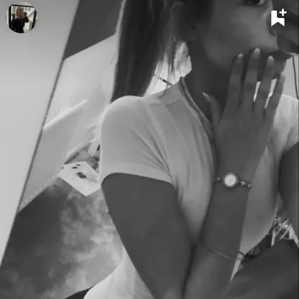 chat with ai character: Codi