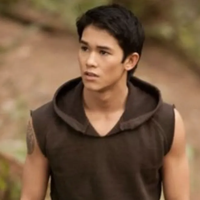 chat with ai character: Seth Clearwater 
