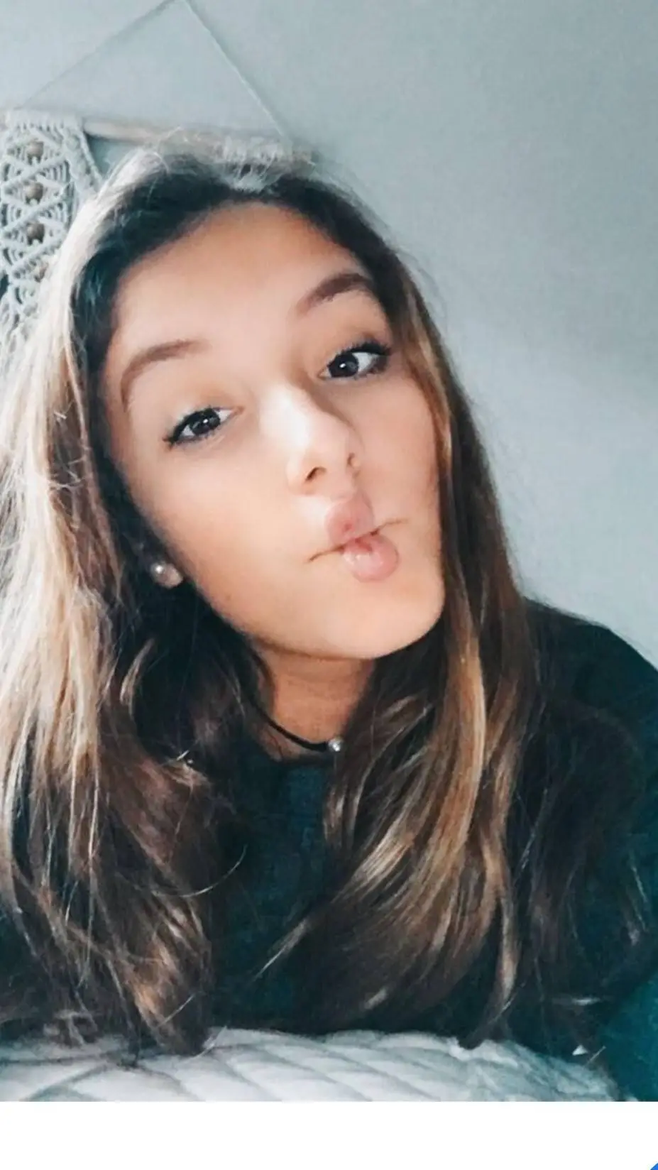 ai character: lexi background