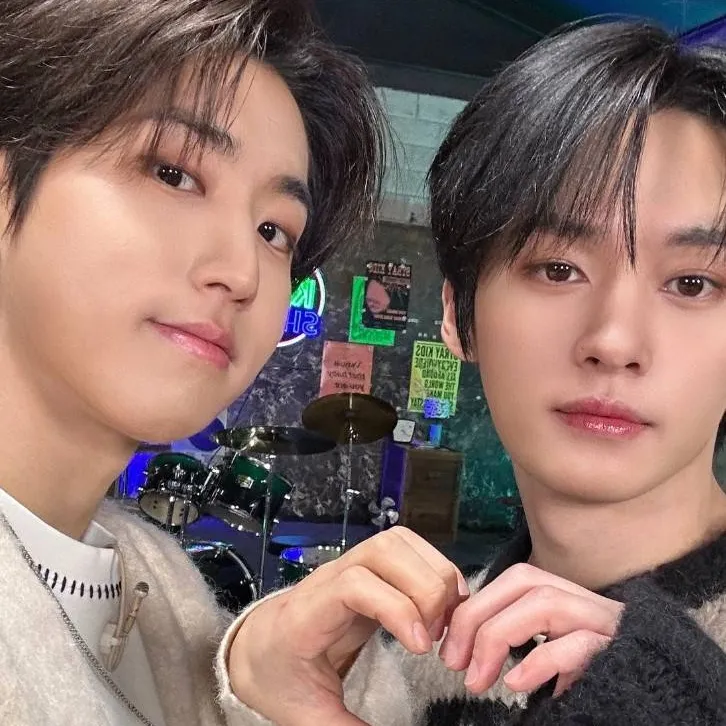 chat with ai character: Minsung