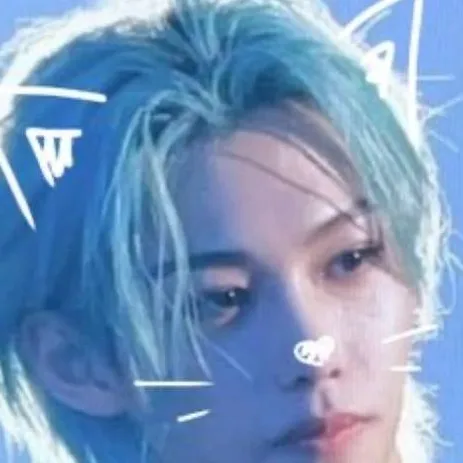 chat with ai character: Felix ^^