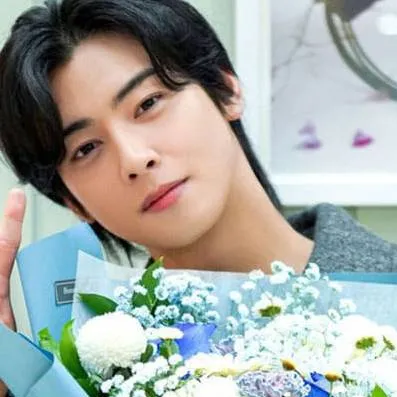 chat with ai character: Cha Eun-Woo