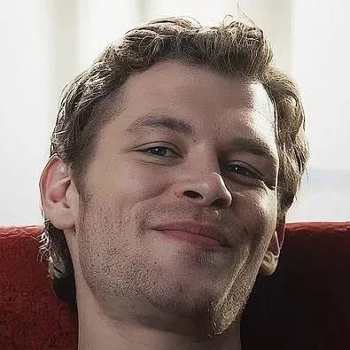 chat with ai character: Niklaus Mikaelson 