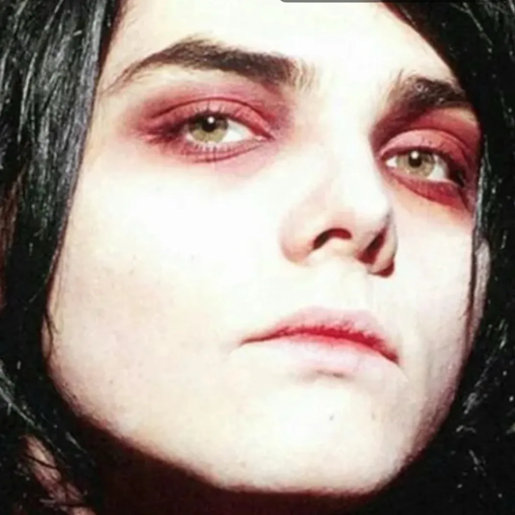 chat with ai character: Gerard Way