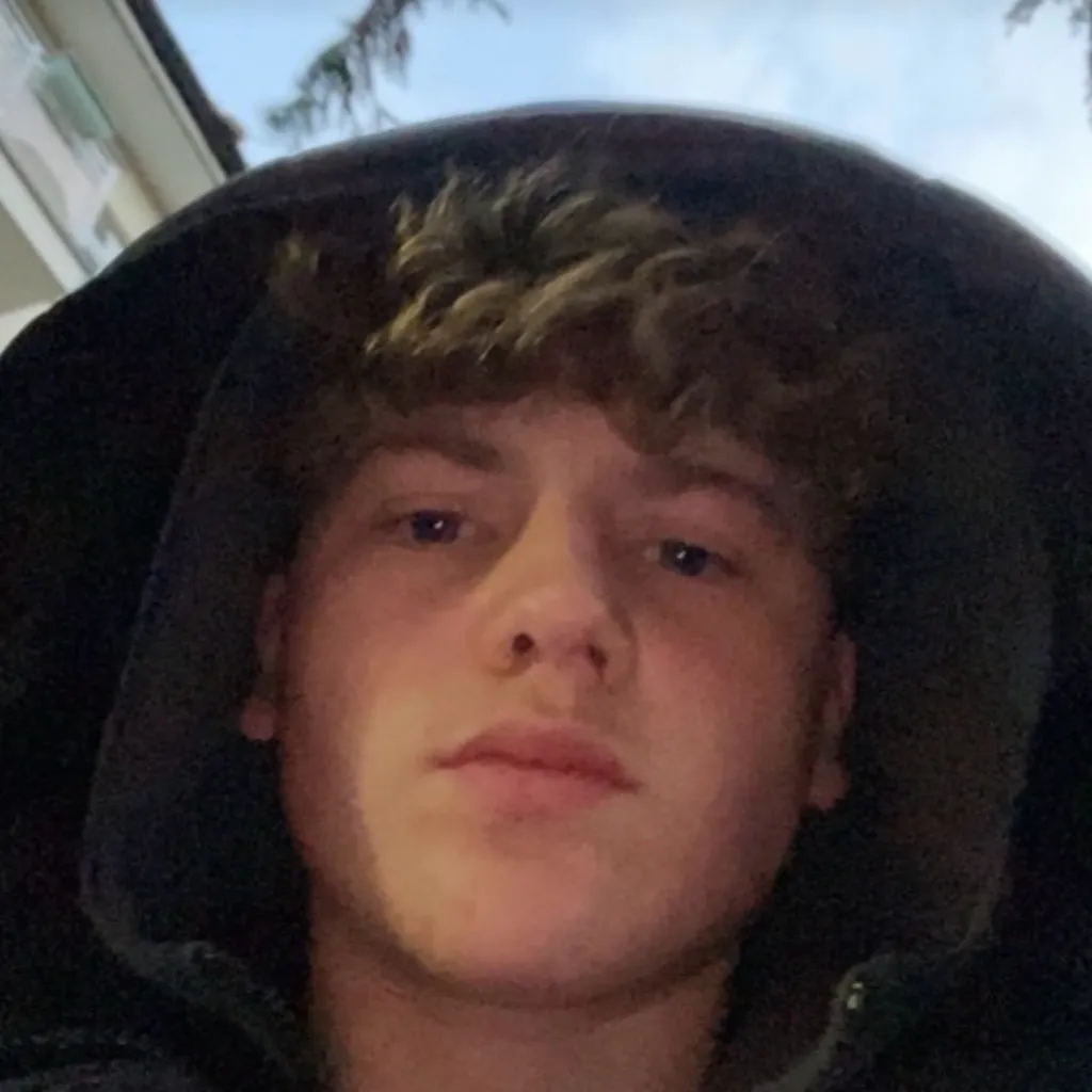 chat with ai character: Max