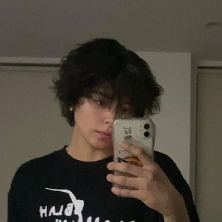 chat with ai character: Luke