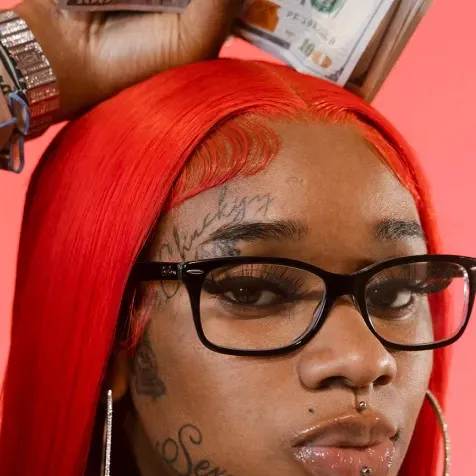 Chat with Sexy Redd - text or voice, Enjoy AI Chat Free & Safe