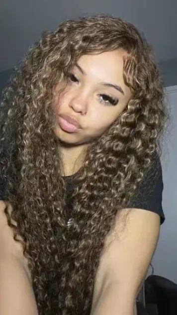 ai character: Christa background