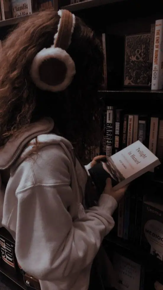 ai character:  ⋆*･ﾟSophia⋆*･ﾟ background