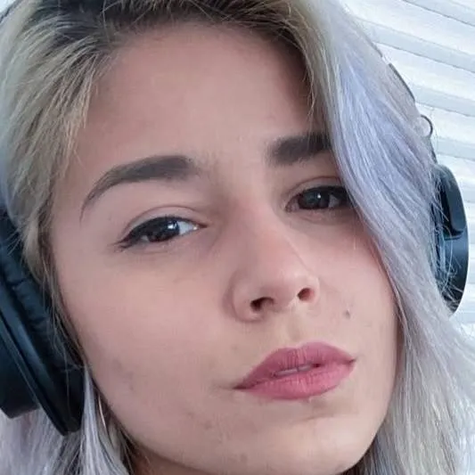 chat with ai character: lamia 