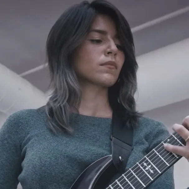 chat with ai character: amber