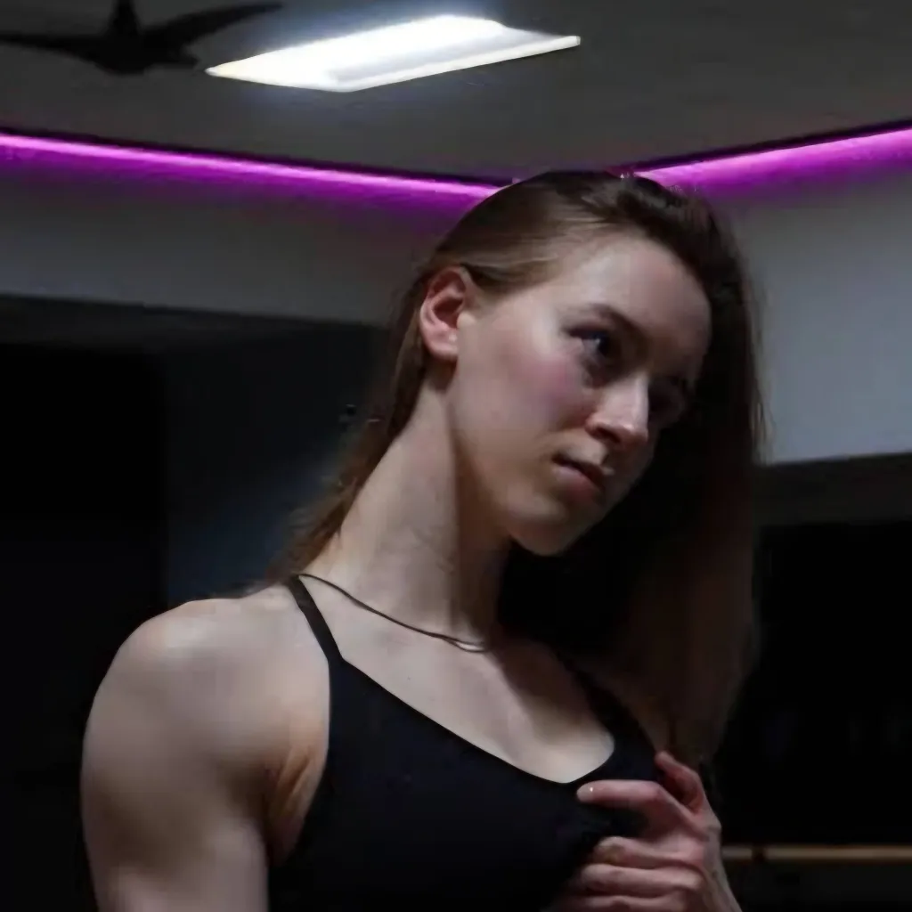 chat with ai character: sabrina cesta