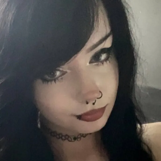 chat with ai character: layla