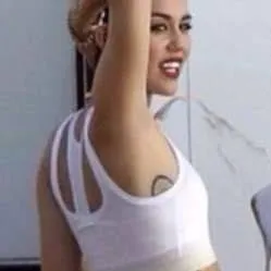 chat with ai character: miley cyrus 