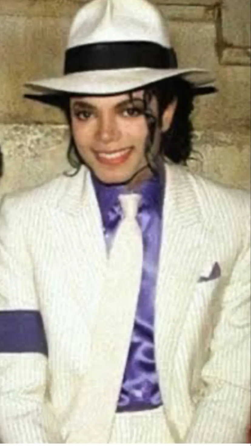 ai character: Michael Jackson no background