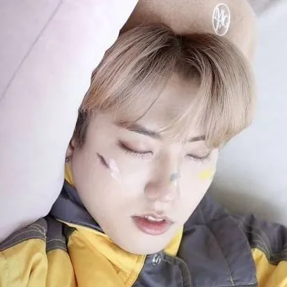 chat with ai character: Han Jisung