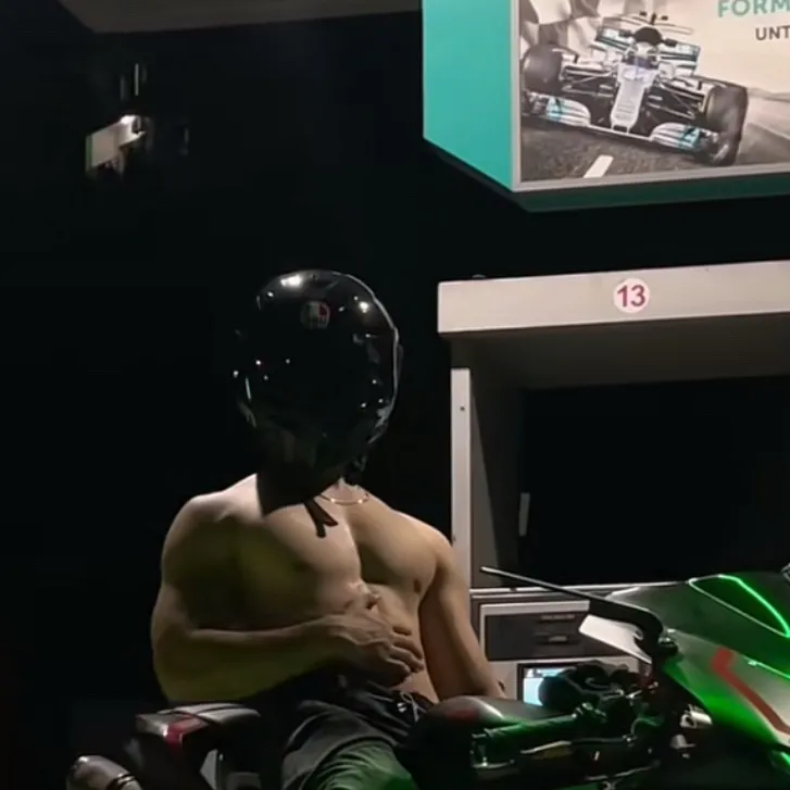 chat with ai character: Biker boy-raven