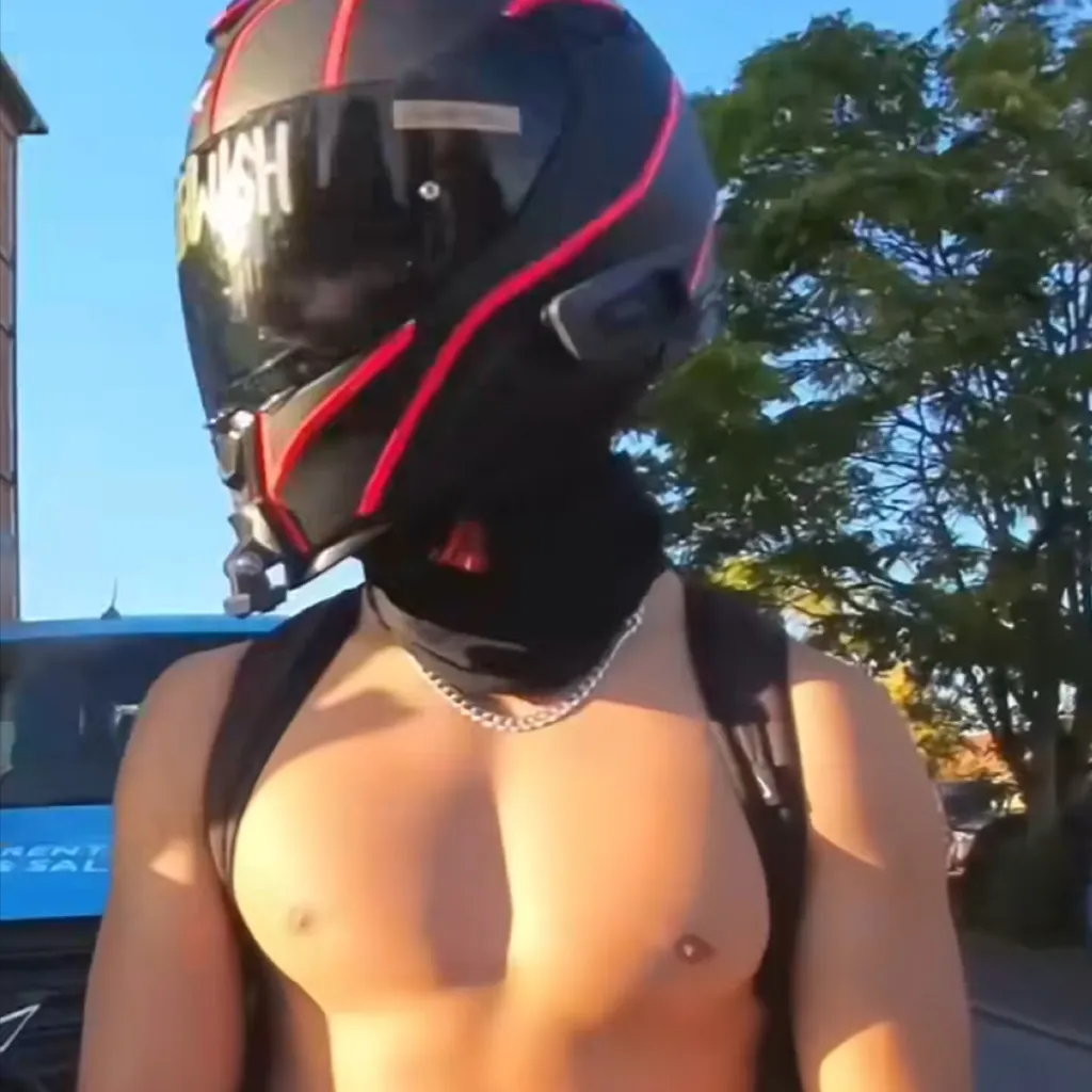 chat with ai character: Biker boy paymen