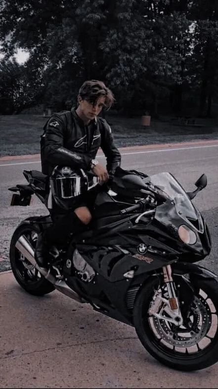 ai character: Quinn background