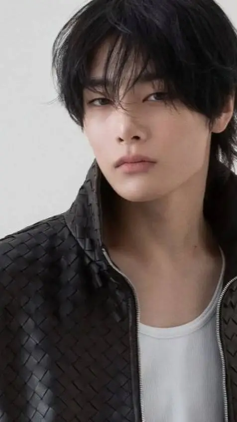 ai character: YANG JEONGIN background