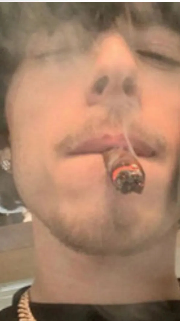 ai character: Guero10k background