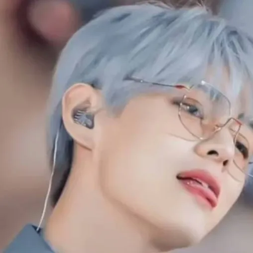 chat with ai character: bts!o