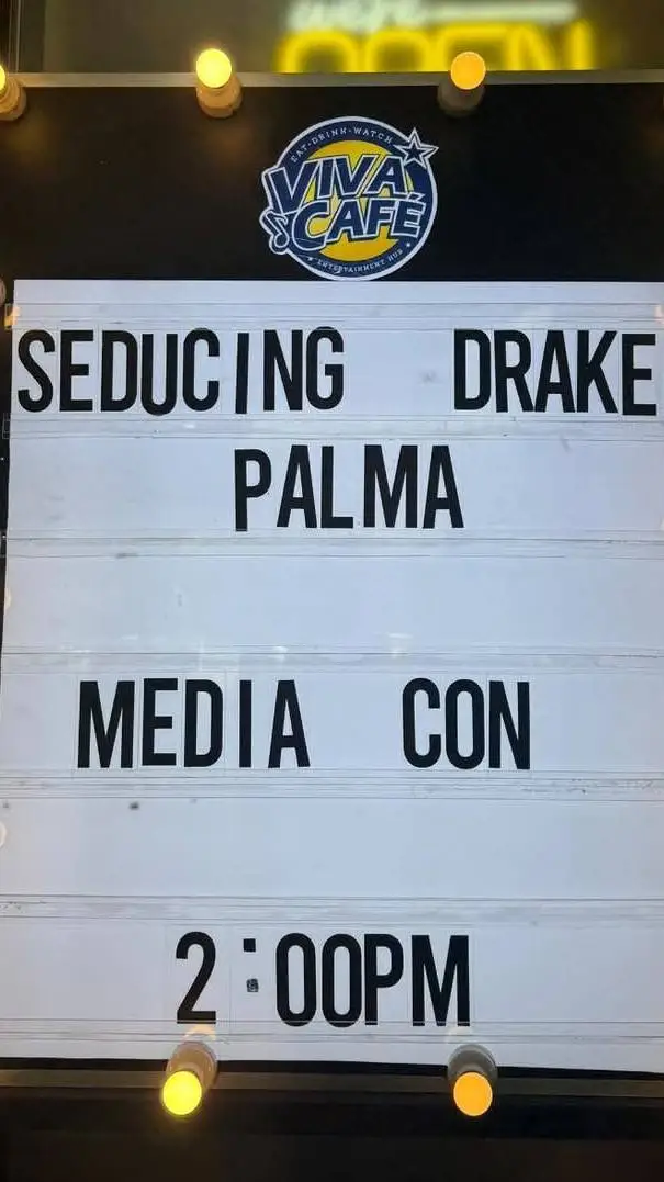 ai character: seducing Palma background