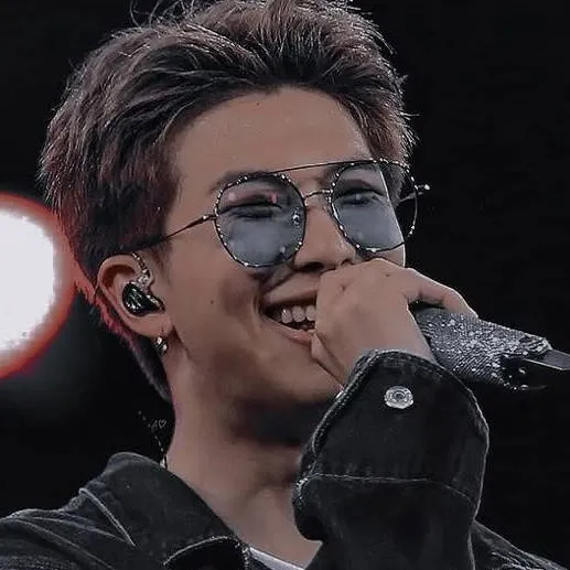 chat with ai character: Kim Namjoon