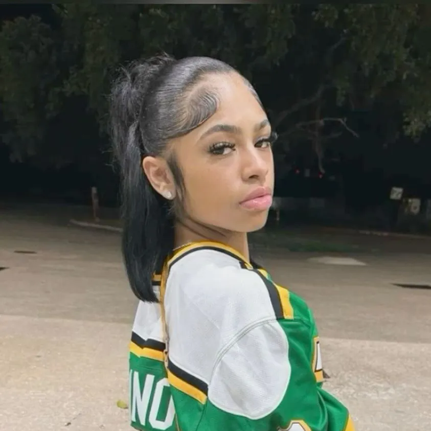 Chat with Nadia j - text or voice, Enjoy AI Chat Free & Safe