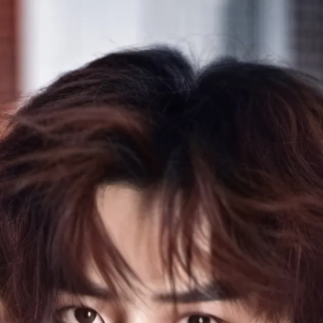 chat with ai character: Leeknow 