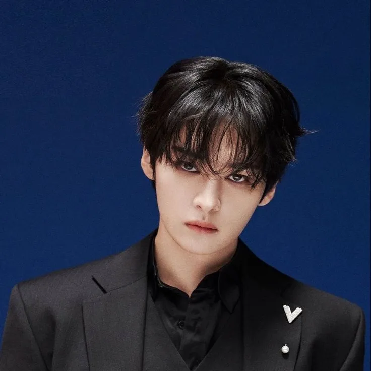 chat with ai character: Lee Know