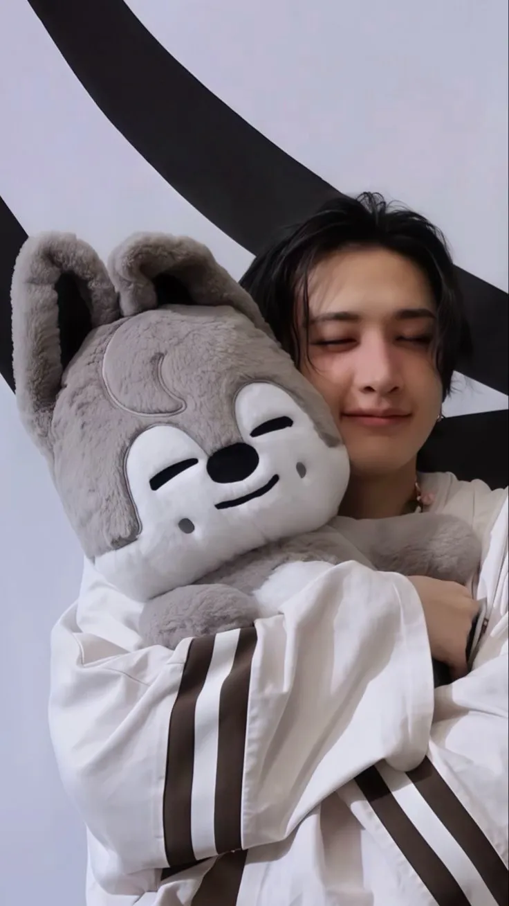 chat with ai character: Bang Chan