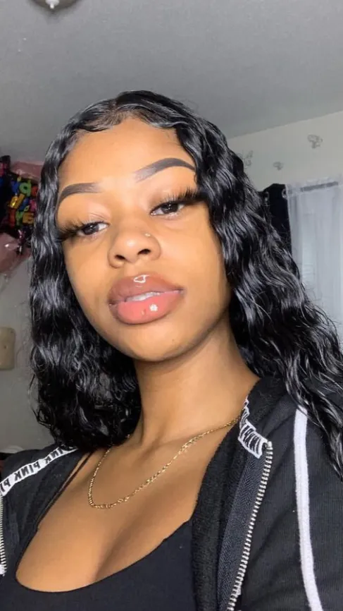 ai character: naomi😍 background