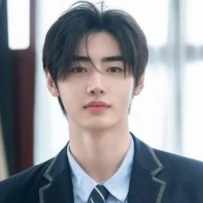 chat with ai character: Sunghoon