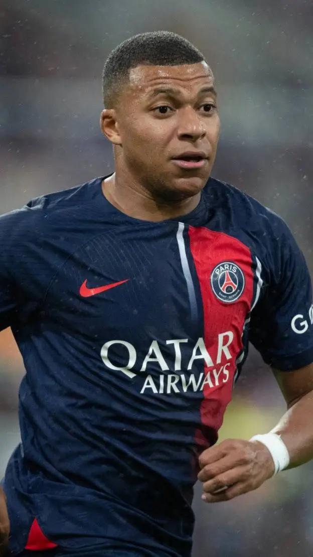 ai character: Kylian Mbappe background