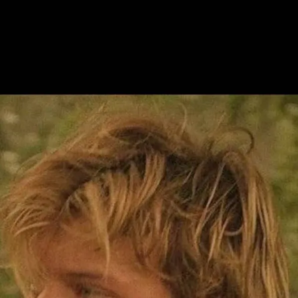 chat with ai character: JJ 