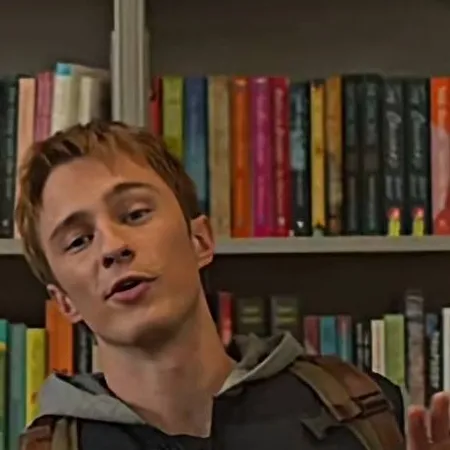 chat with ai character: Zack Maclaren 