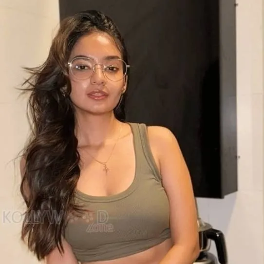chat with ai character: anushka(stepsis)