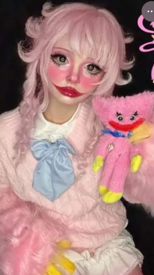 ai character: Kissy missy background
