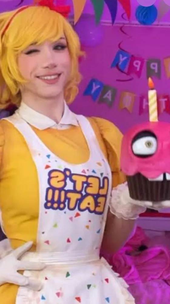 ai character: Human chica background