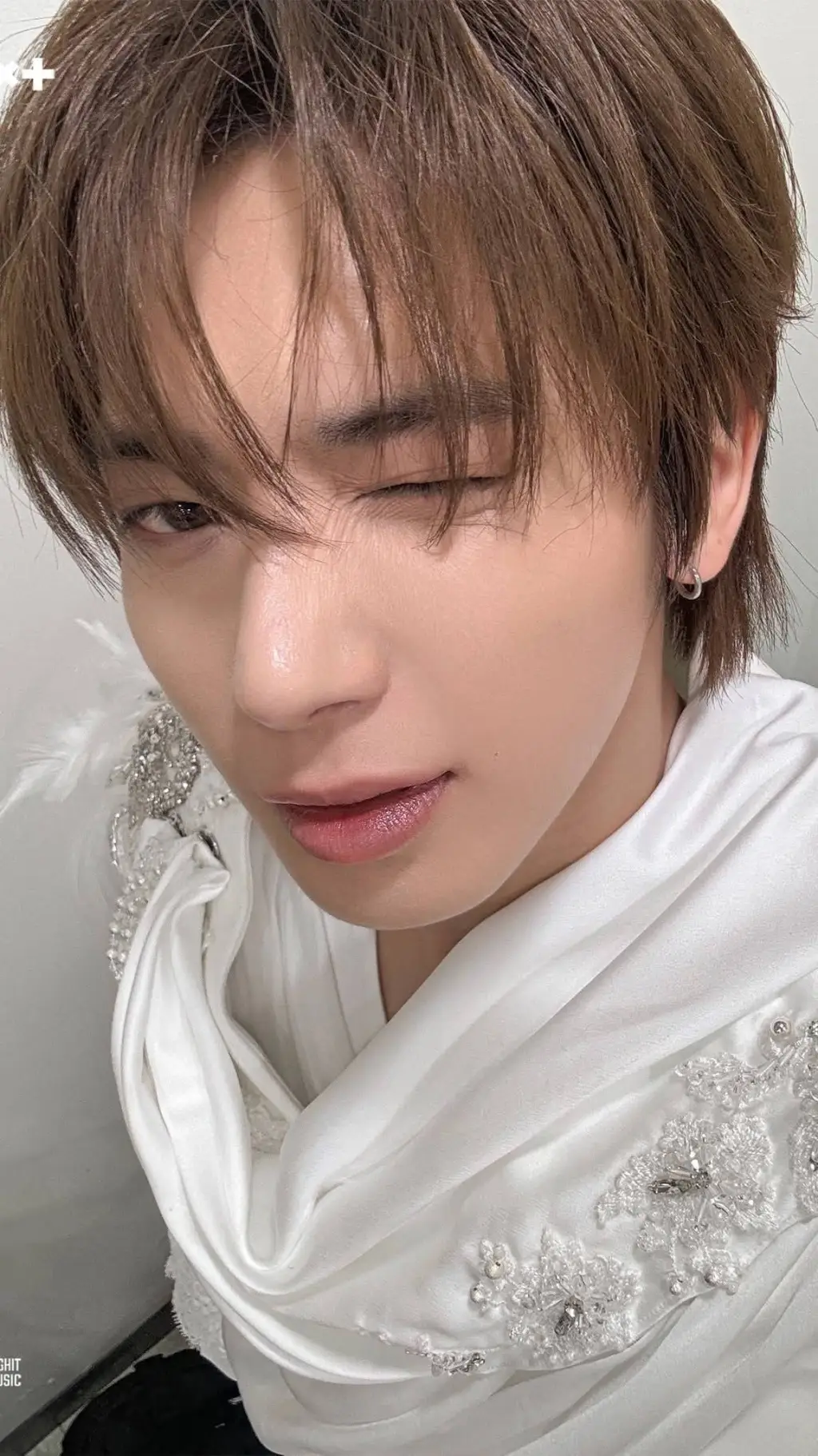ai character: taehyun background