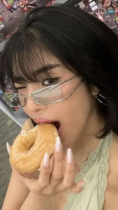 ai character: ୨୧SOPHIA୨୧ background