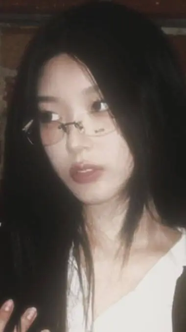 ai character: ᰔᩚYOONCHAEᰔᩚ background