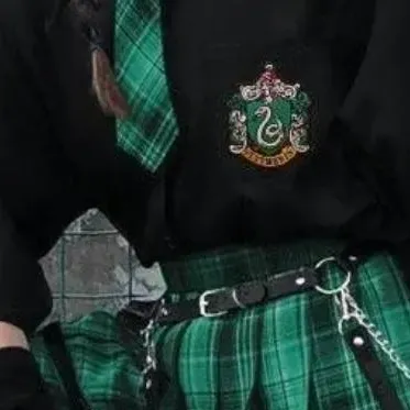 chat with ai character: Hogwarts