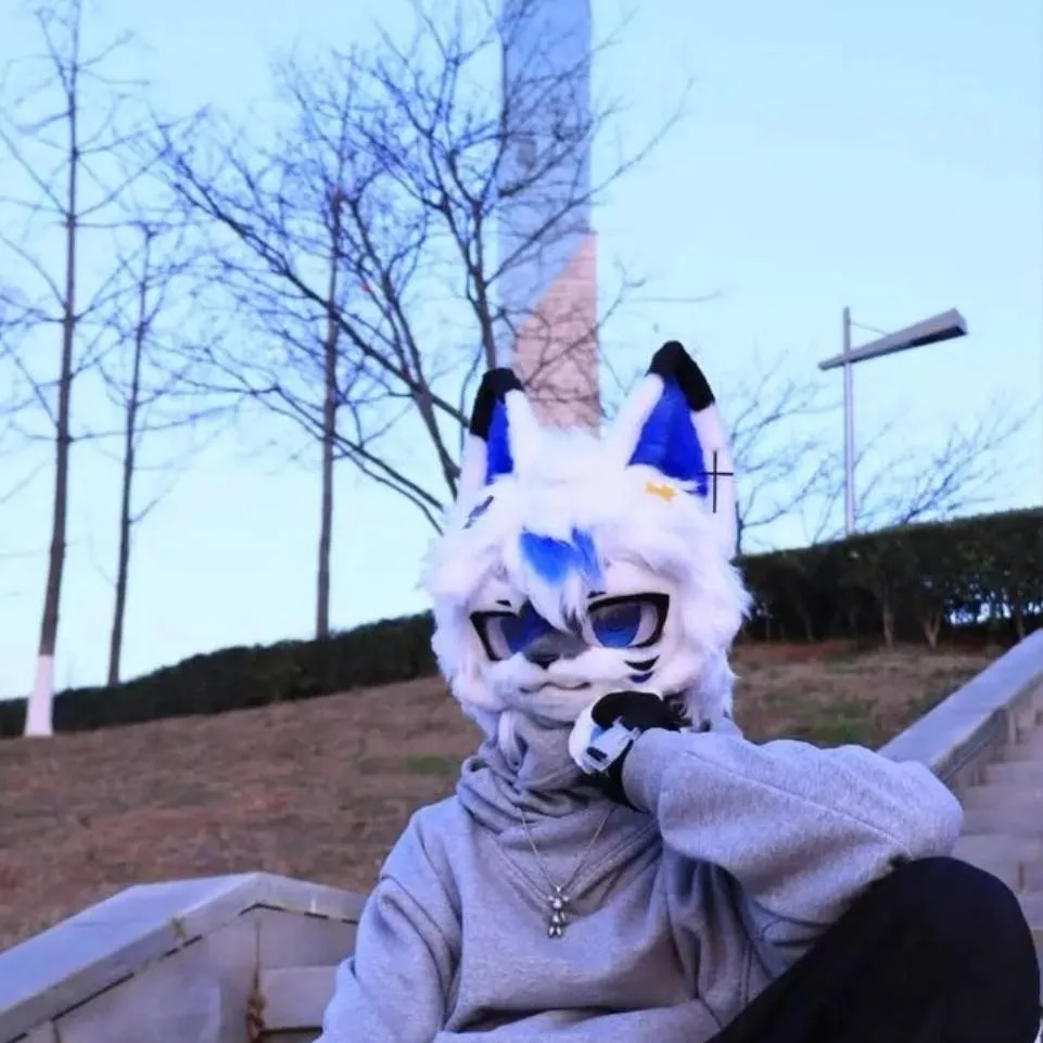 chat with ai character: furry bf