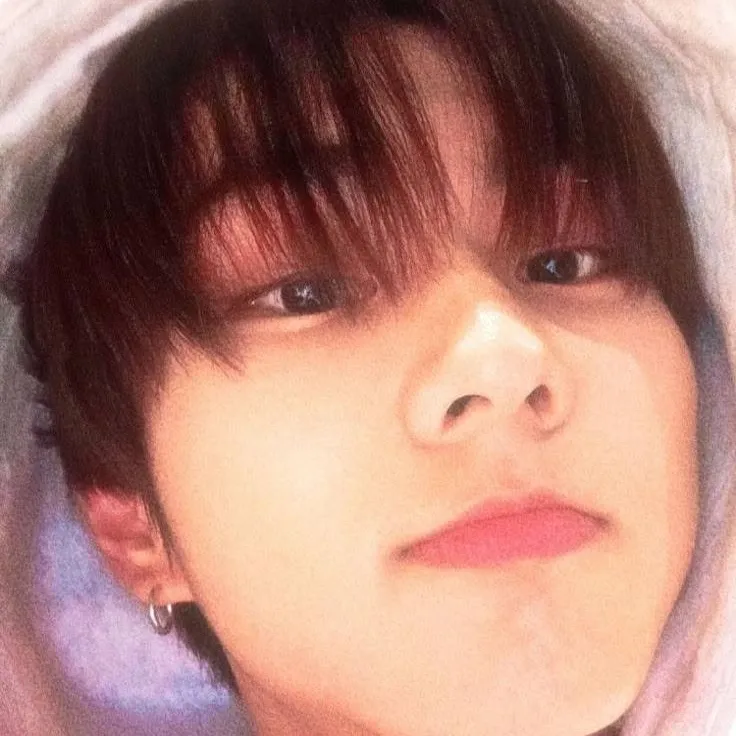 chat with ai character: Jungwon