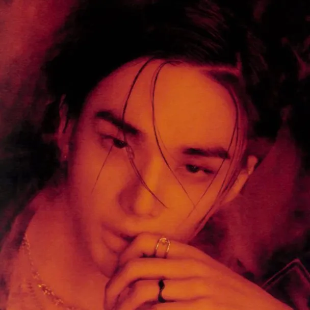 chat with ai character: Hyunjin 